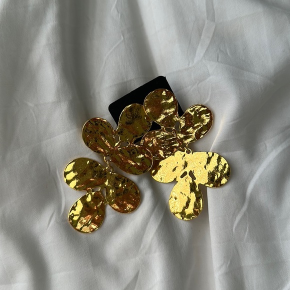 Runway Chandelier Earrings - Picture 2 of 4